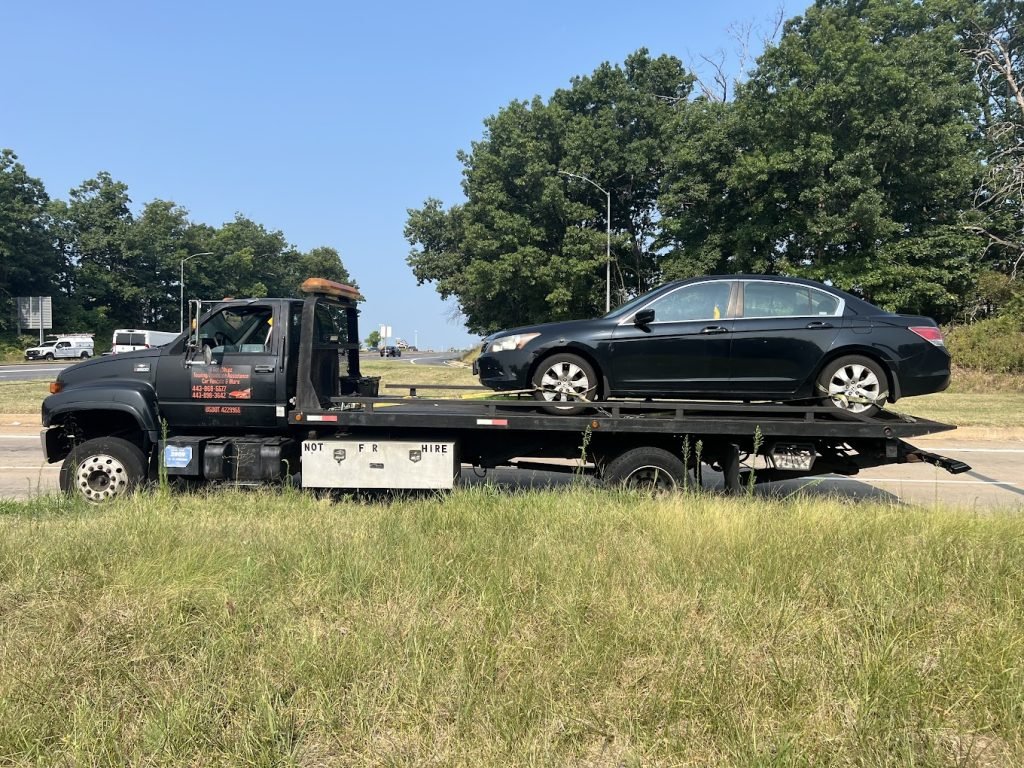 I got Whipz Towing & Roadside Assistance with a Honda Accord towing near me at 6800 Security Blvd windsor mill, MD 21244 to Timonium,MD