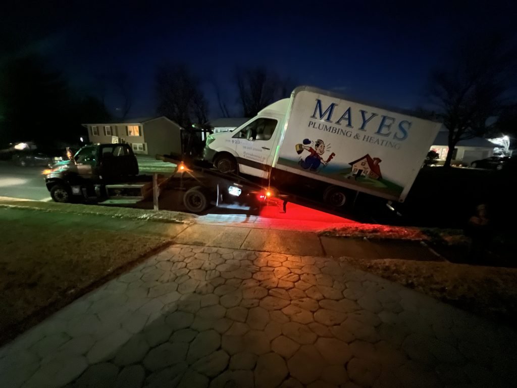 I got Whipz Towing & Roadside Assistance with a commercial box truck towing near me from 10 Charles Rd, Linthicum Heights, MD 21090 to 2300 four seasons dr gambrills, MD 21054