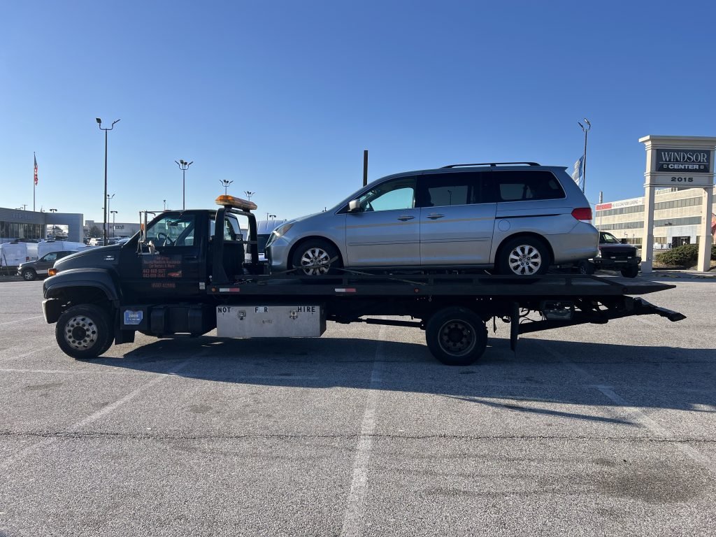 I got Whipz Towing & Roadside Assistance with a grey honda odyssesy towing near me from 2015 lord baltimore dr Woodlawn, MD 21244 to 2023 woodlawn dr Woodlawn, MD 21207